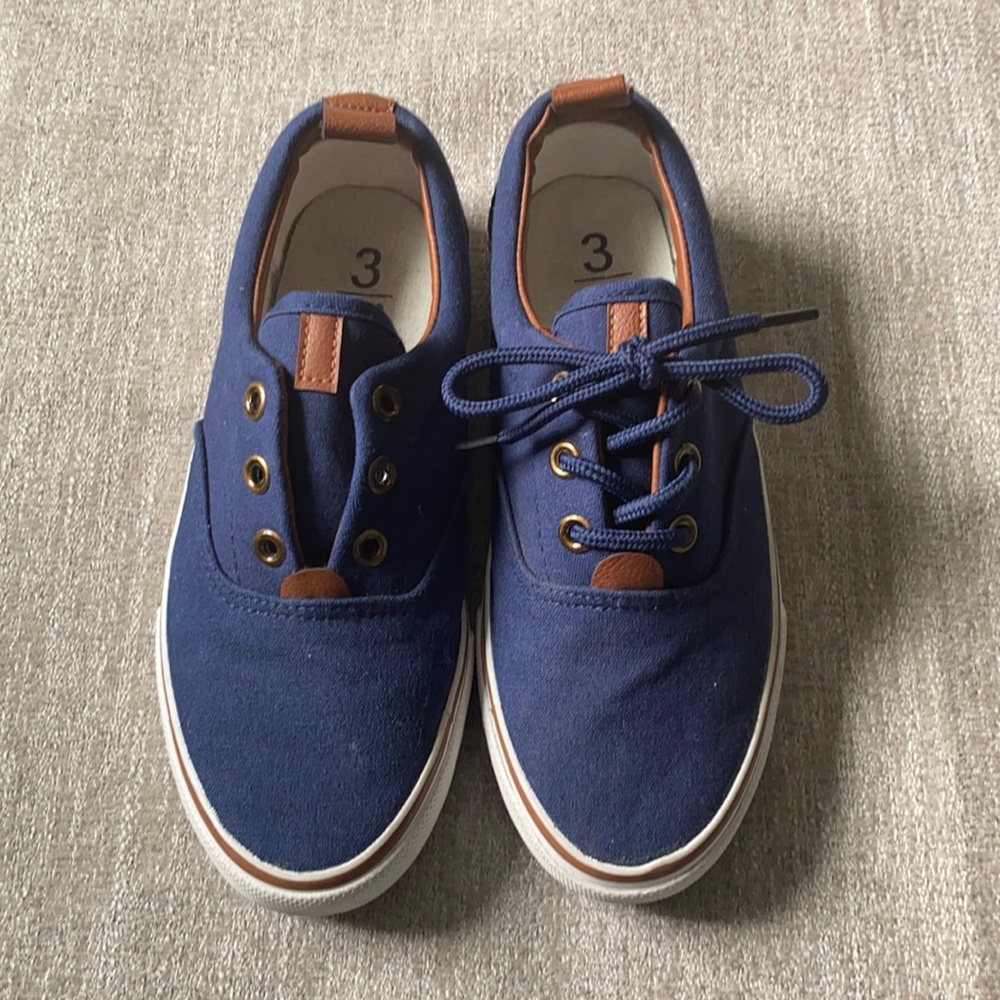 Shoe Shox boys canvas shoes Size 3 NWOB
